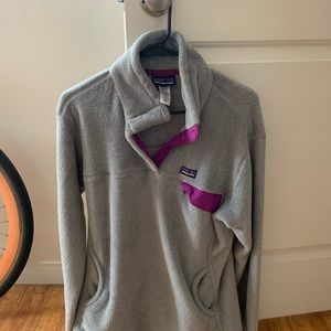 Women’s grey Patagonia fleece Size XL